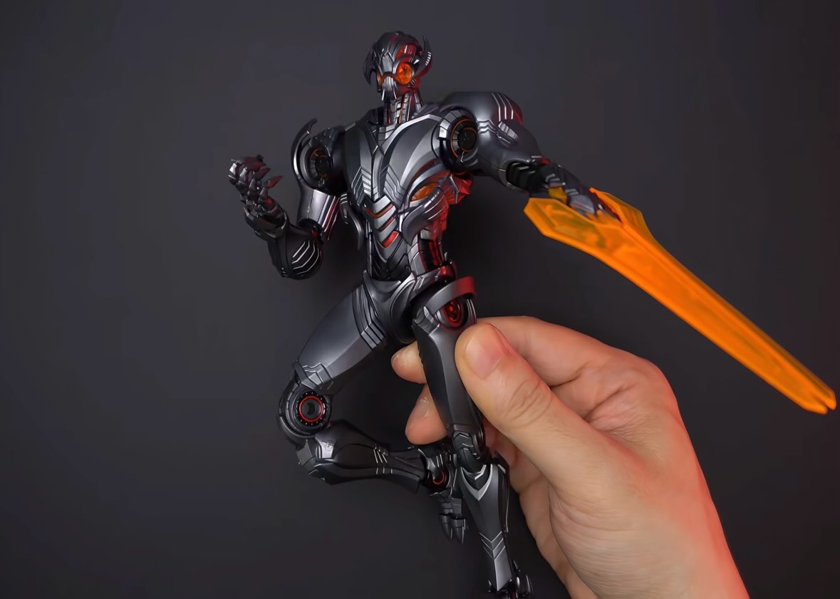 Nuevo Blokees Legend Edition M - Model Kit Ultron reseña y precio